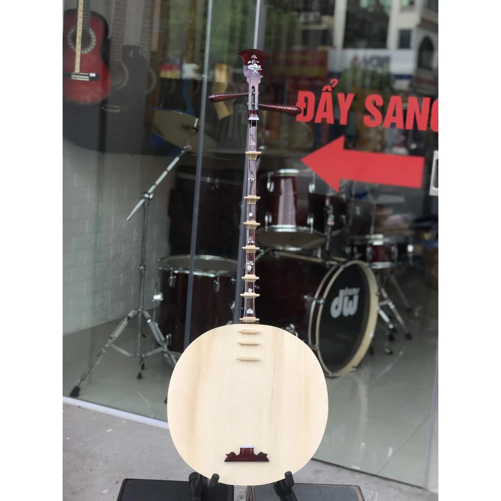 Vietnamese Moon Lute – Traditional Vietnamese Instrument with Mother of Pearl Inlay for Beginners