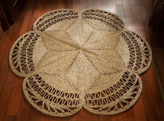 Seagrass Carpet D120cm Handcrafted by Skilled Artisans in Kim Son, Ninh Binh, Vietnam