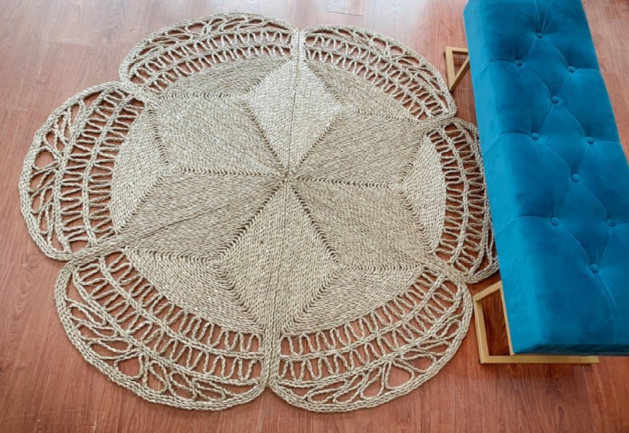 Seagrass Carpet D120cm Handcrafted by Skilled Artisans in Kim Son, Ninh Binh, Vietnam