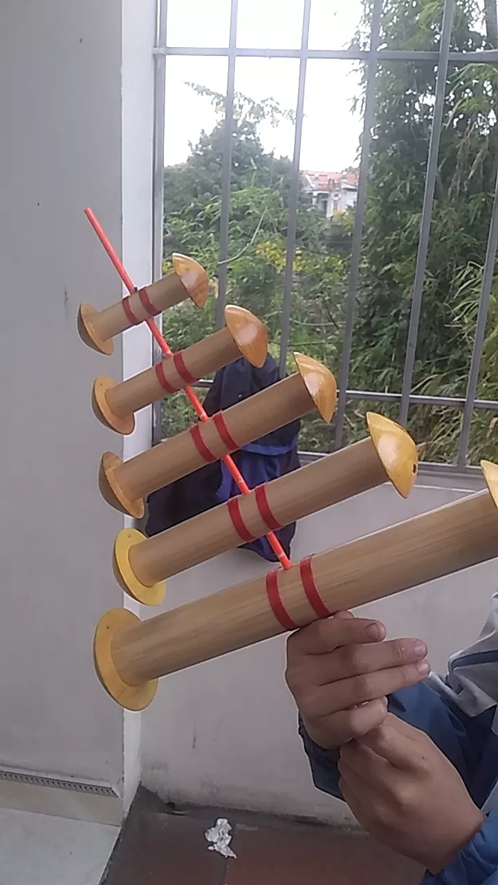 5-Chamber Kite Flute for Kites, Extremely Loud Sound - Vietnamese Folk Handicraft