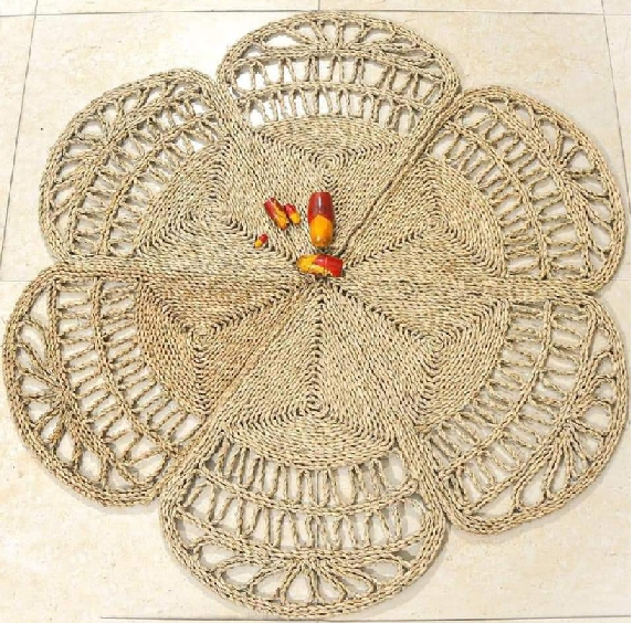 Seagrass Carpet D120cm Handcrafted by Skilled Artisans in Kim Son, Ninh Binh, Vietnam