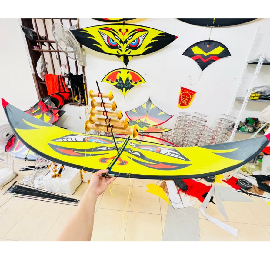 Combo Kite and Flute Kite: 5-Chamber Kite Flute and Kite’s Carbon Frame ranging 2m - Vietnamese Folk Handicraft