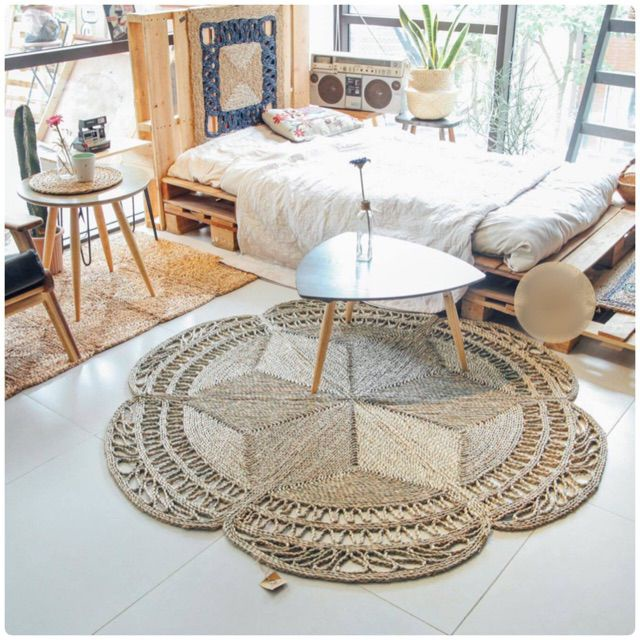 Seagrass Carpet D120cm Handcrafted by Skilled Artisans in Kim Son, Ninh Binh, Vietnam