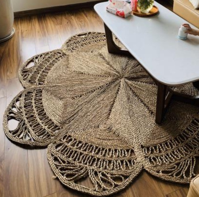 Seagrass Carpet D120cm Handcrafted by Skilled Artisans in Kim Son, Ninh Binh, Vietnam