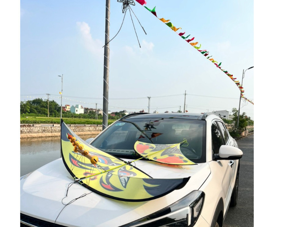 Combo Kite and Flute Kite: 5-Chamber Kite Flute and Kite’s Carbon Frame ranging 2m - Vietnamese Folk Handicraft